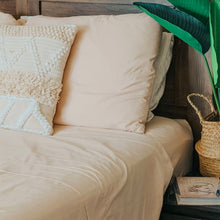 Load image into Gallery viewer, Almond (Ivory) Sheet Set